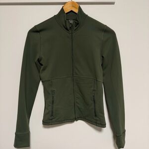 Aritzia TnAction TnaLIFE Relay Zip-Up Jacket